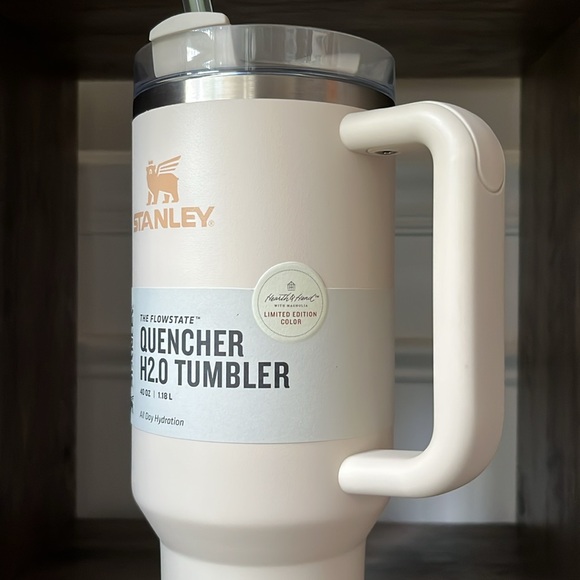 Stanley Quencher H2.0 Flowstate Tumbler 40oz Best Beige - Picture 4 of 6